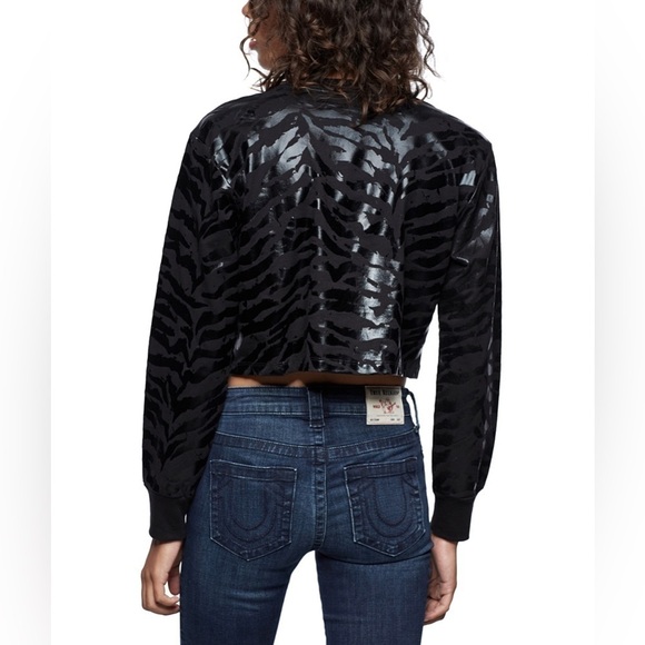 True Religion Women’s Black Zebra Print Long Sleeve Crop Tee Top Sz XXS - Picture 2 of 13